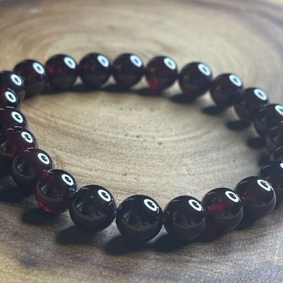 Garnet deep red stretch beaded bracelet 7” crystal healing beads 8mm high qualit - Picture 5 of 8